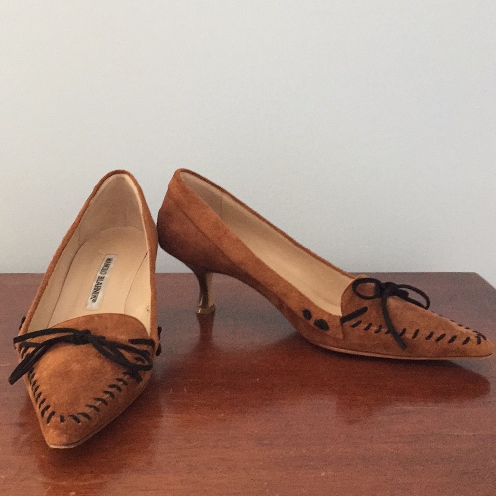 Barely worn Manolo Blahnik suede kitten heels